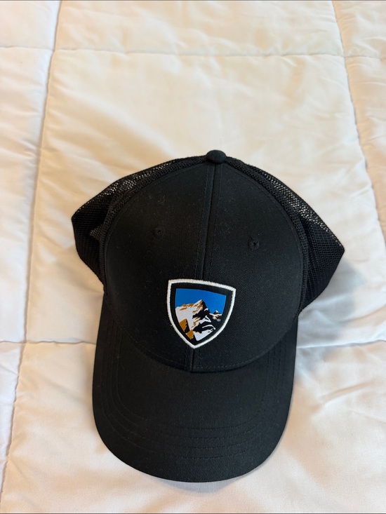 Kuhl Other - Kuhl Black Mesh Back Trucker Hat with Mountain Patch